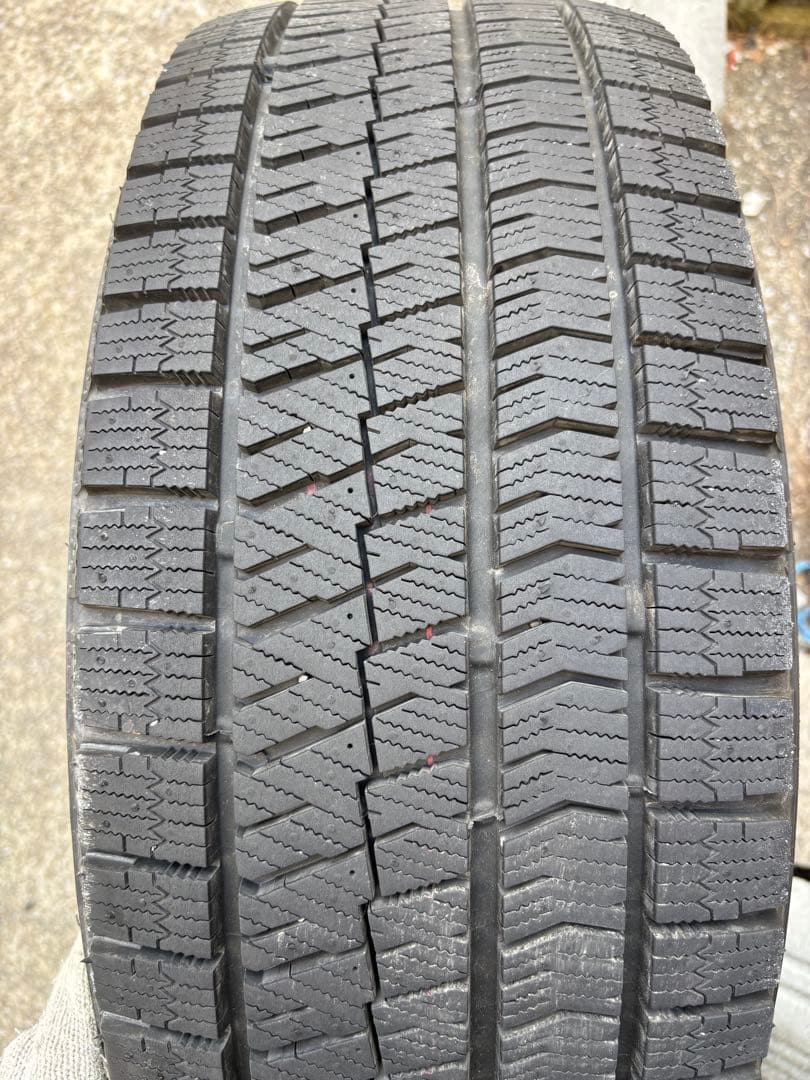 BLIZZAK VRX2 スタッドレスタイヤ 215/55R17 2024年製