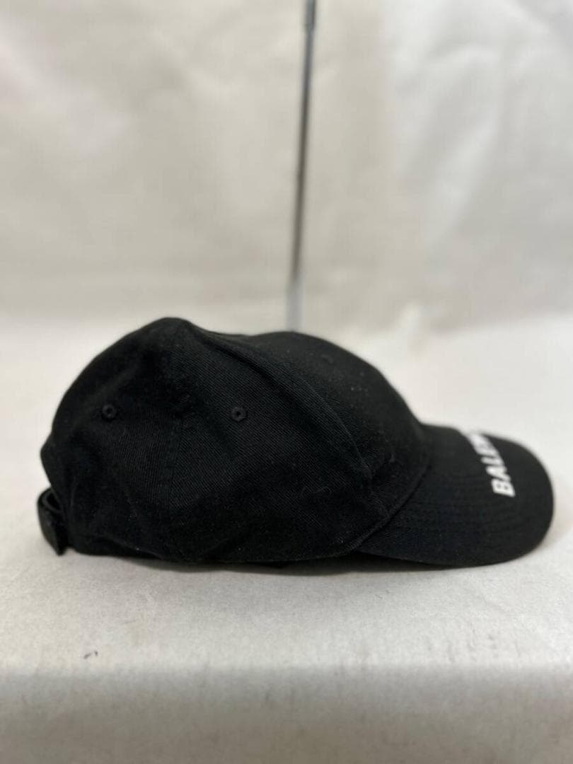 BALENCIAGA ブラック ベースボールキャップ
