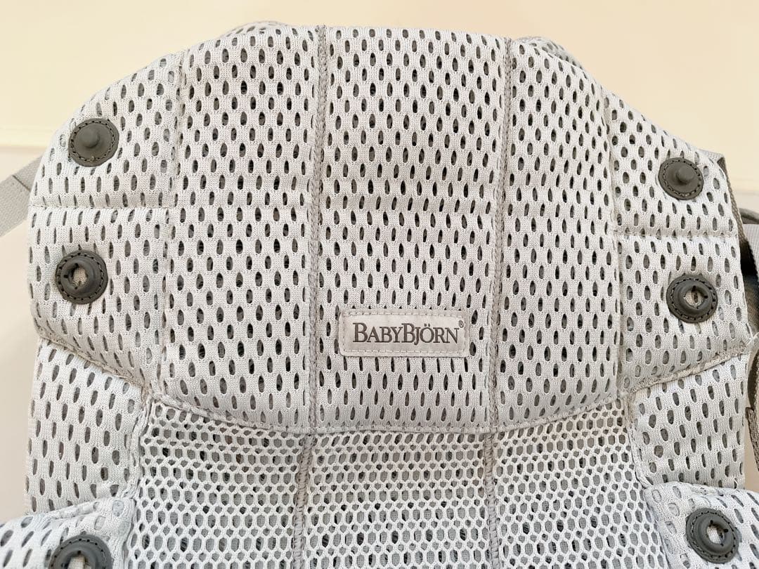 美品✨BabyBjorn ベビービョルン ベビーキャリア ハ－モニ－ シルバー