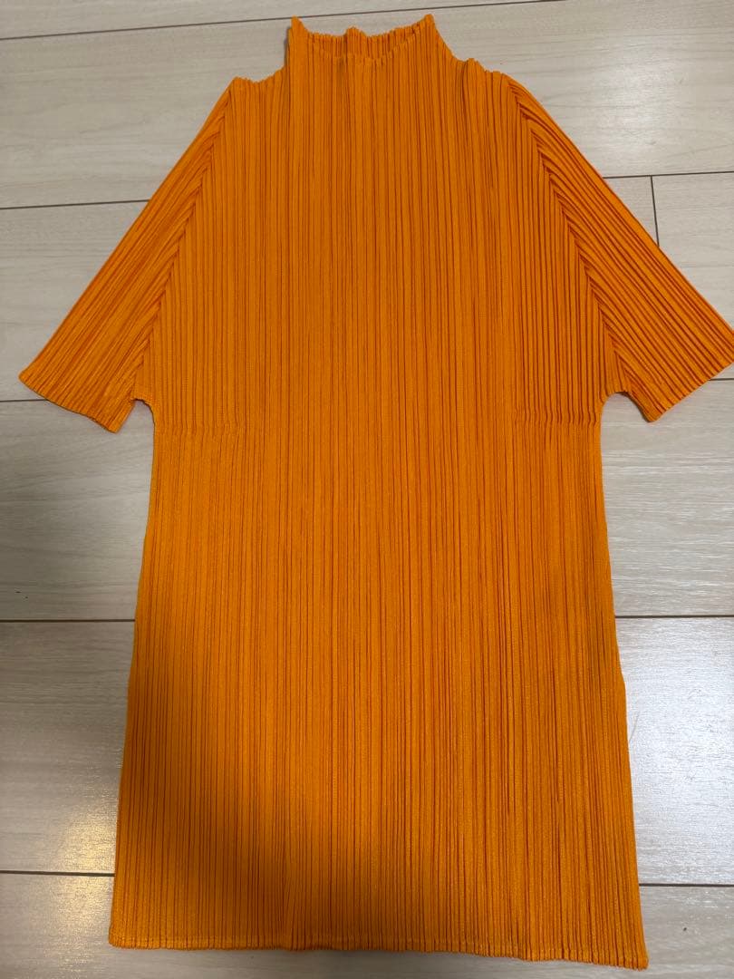 未使用　PLEATS PLEASE ISSEY MIYAKEオレンジ 半袖タート