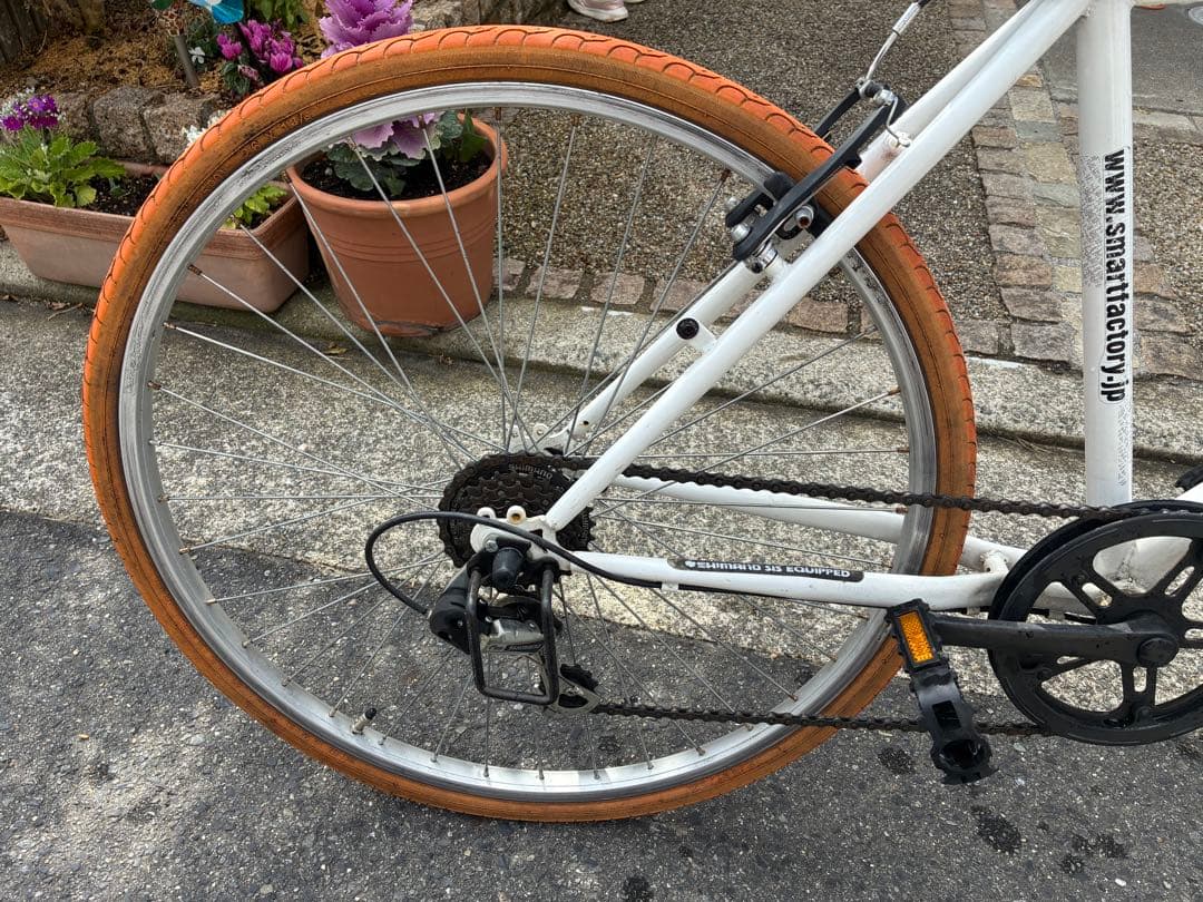 GRAPHIS クロスバイクホワイト 変速大阪府和泉市指定場所受取できる方 限定