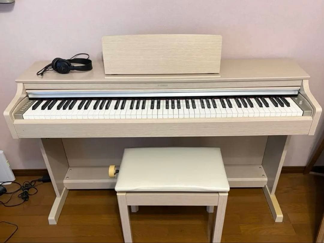 【ちゃんかと】ヤマハ電子ピアノ　ホワイト 専用椅子付き