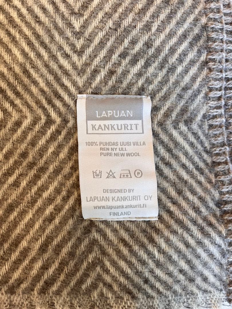 LAPUAN KANKURIT 幾何学模様 ストール　ショール　グレー