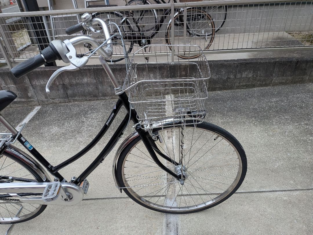 ブリジストン　２７インチ自転車　黒中古　引き取り限定