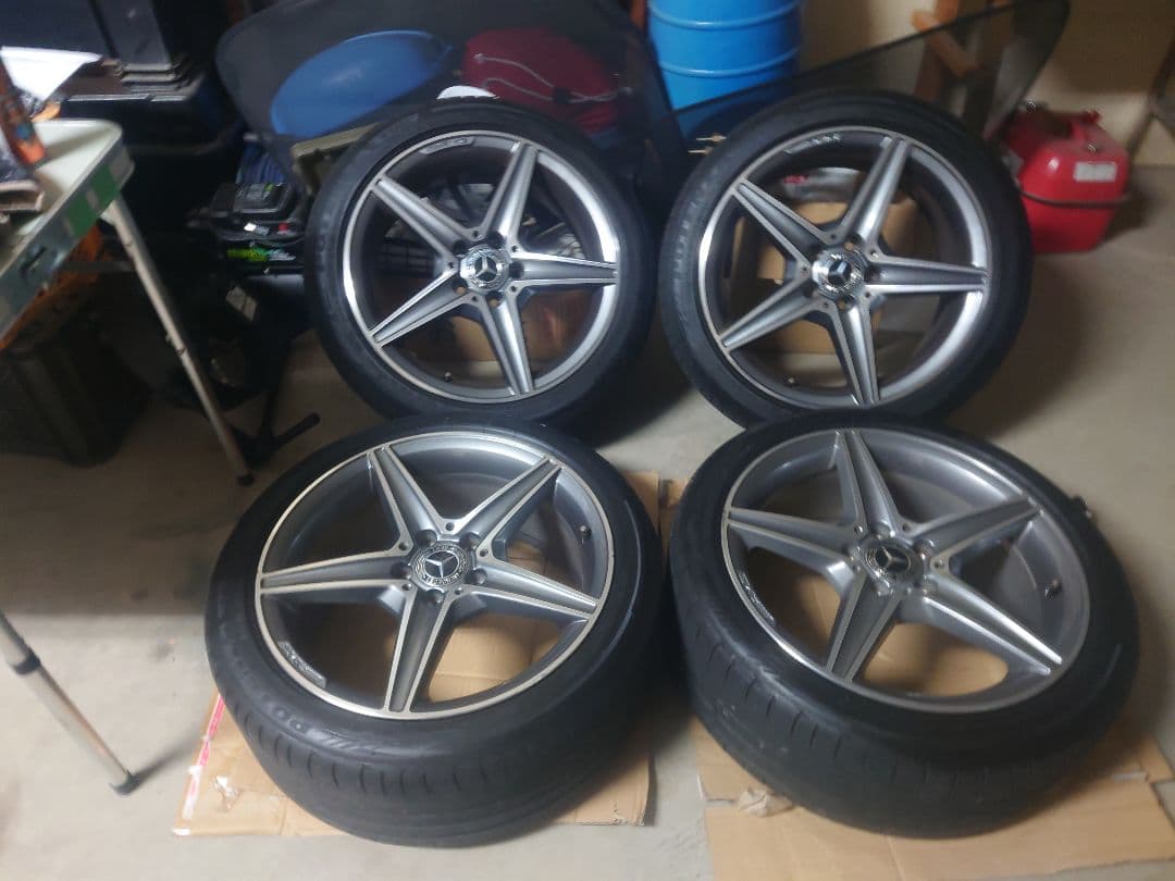 ベンツ Cクラス w205 AMG １８インチ