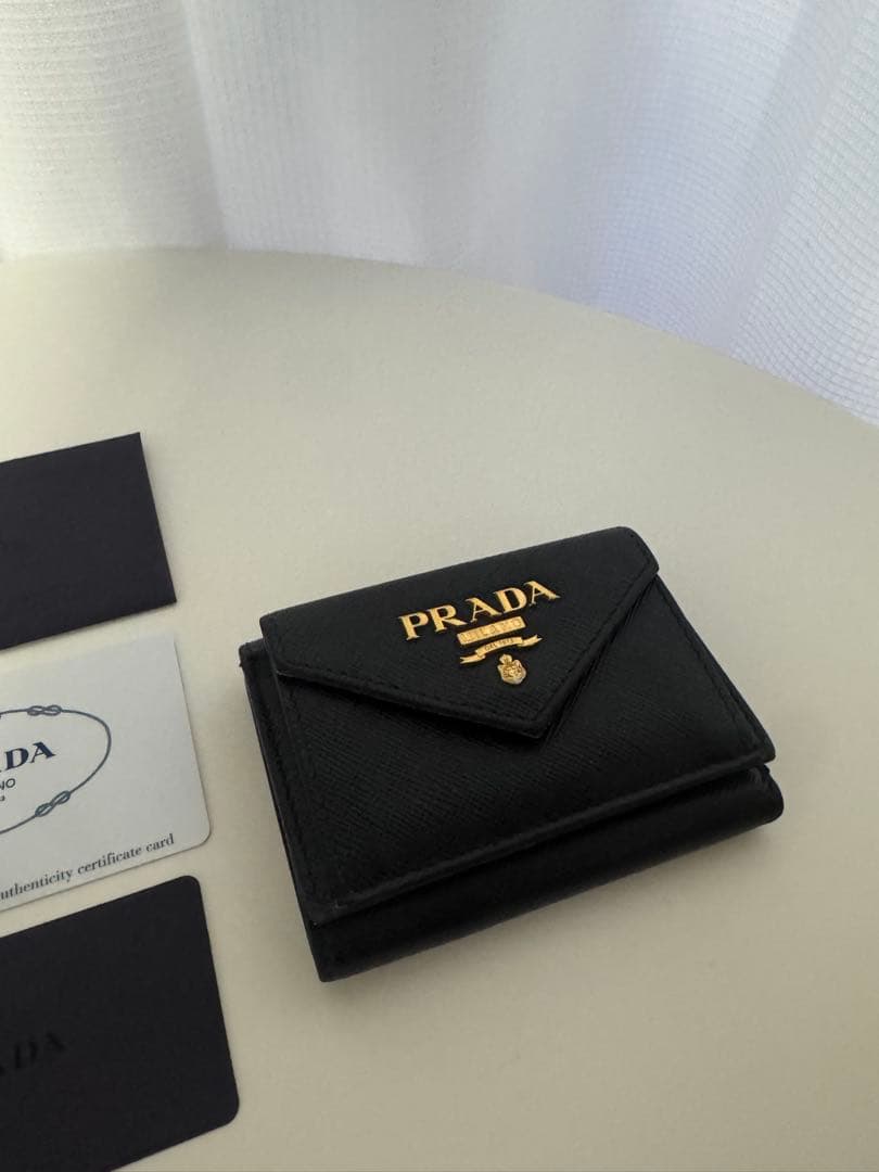 【美品】PRADA サフィアーノレザー 三つ折り財布 1MH021 ブラック