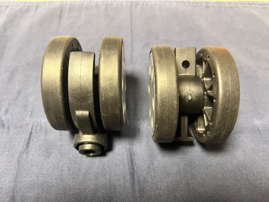 リモワ対応 6.4cm ホイール　車輪　2個セット　新品