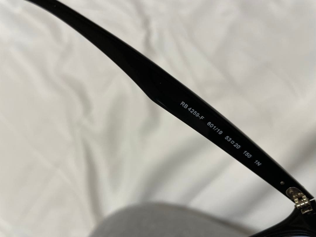 くま　Ray-Ban レイバン　RB4259-F サングラス　ブラック　黒