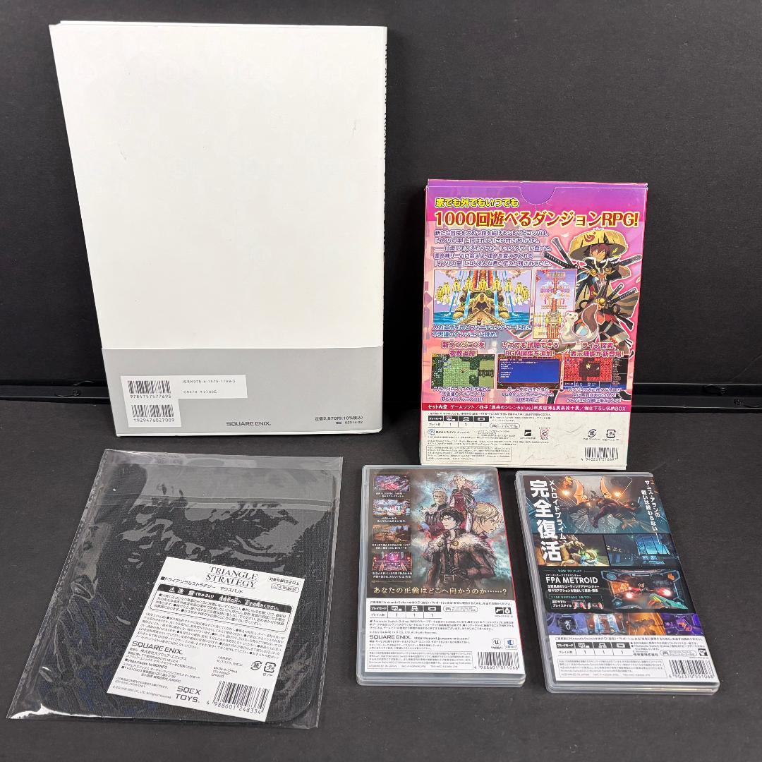 中古 トライアングルストラテジー 任天堂 スイッチ ソフト ＆ グッズ セット