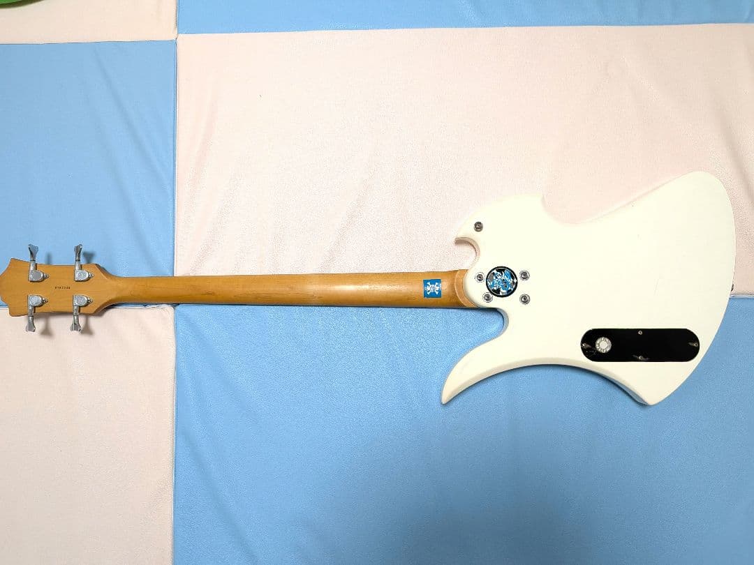 【音出し確認済】B.C.Rich モッキンバードベース ホワイト