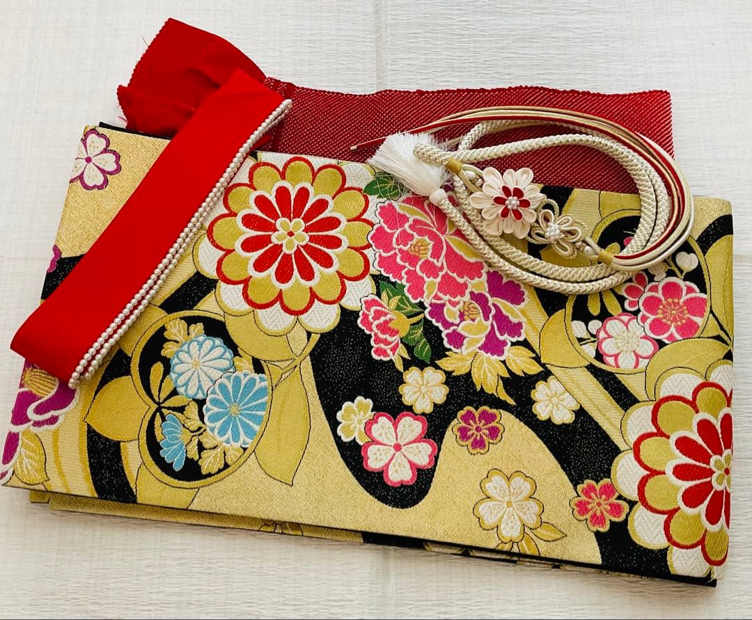 振袖6点フルセット　白系　牡丹　桜　古典柄　刺繍　紫野美術工芸　正絹