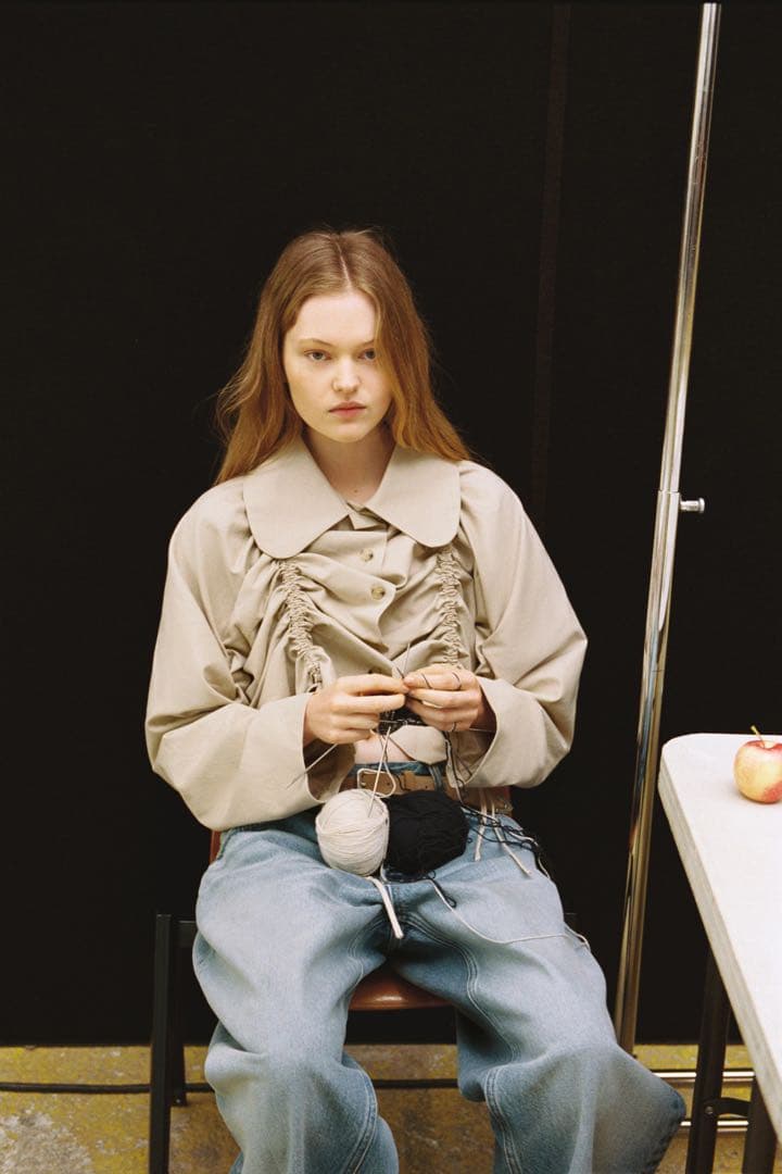 完売品 ZARA フリル付きクロップドトレンチコート M-Lサイズ新品タグ付き