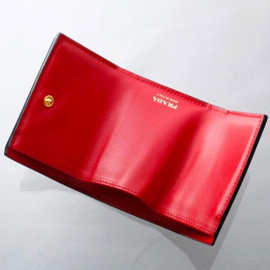 PRADA ハート柄 三つ折り財布