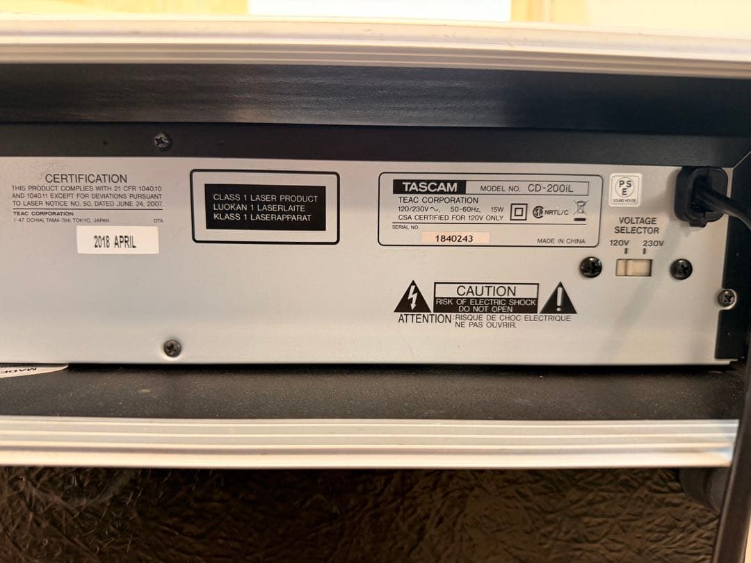 TASCAM CD-200iL CDプレーヤー
