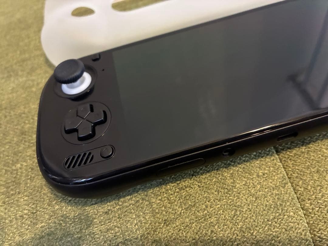 ほぼ新品AYN ODIN3 黒8G TPUシェル付き