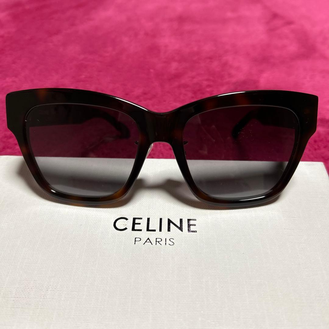 rururuでございます！CELINE トリオンフサングラス ケース付き