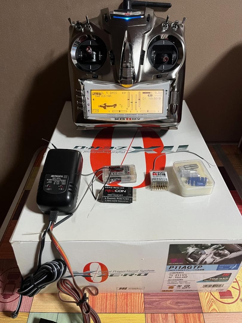 JRプロポ11X ZERO DMSS 2.4GHz送信機と受信機のセット