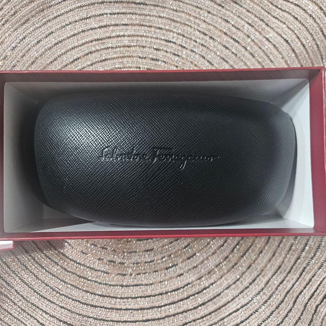 Salvatore Ferragamo サングラス(値下げ中)