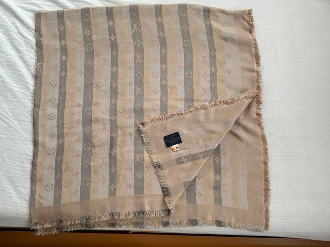Louis Vuitton ストライプ ロゴ 大判ストール