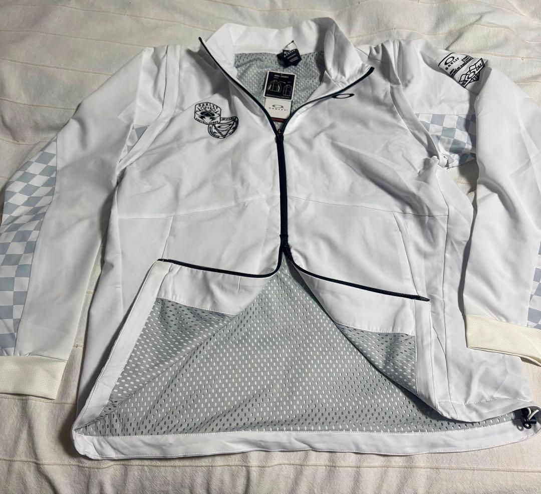 ●新品タグ付●OAKLEY●撥水　長袖•ベスト2WAY● XL