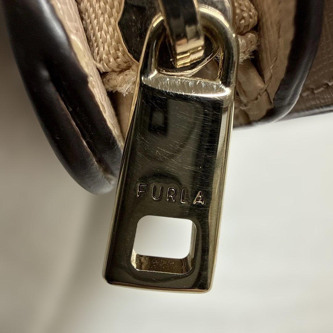 FURLA 二つ折り財布　☺︎