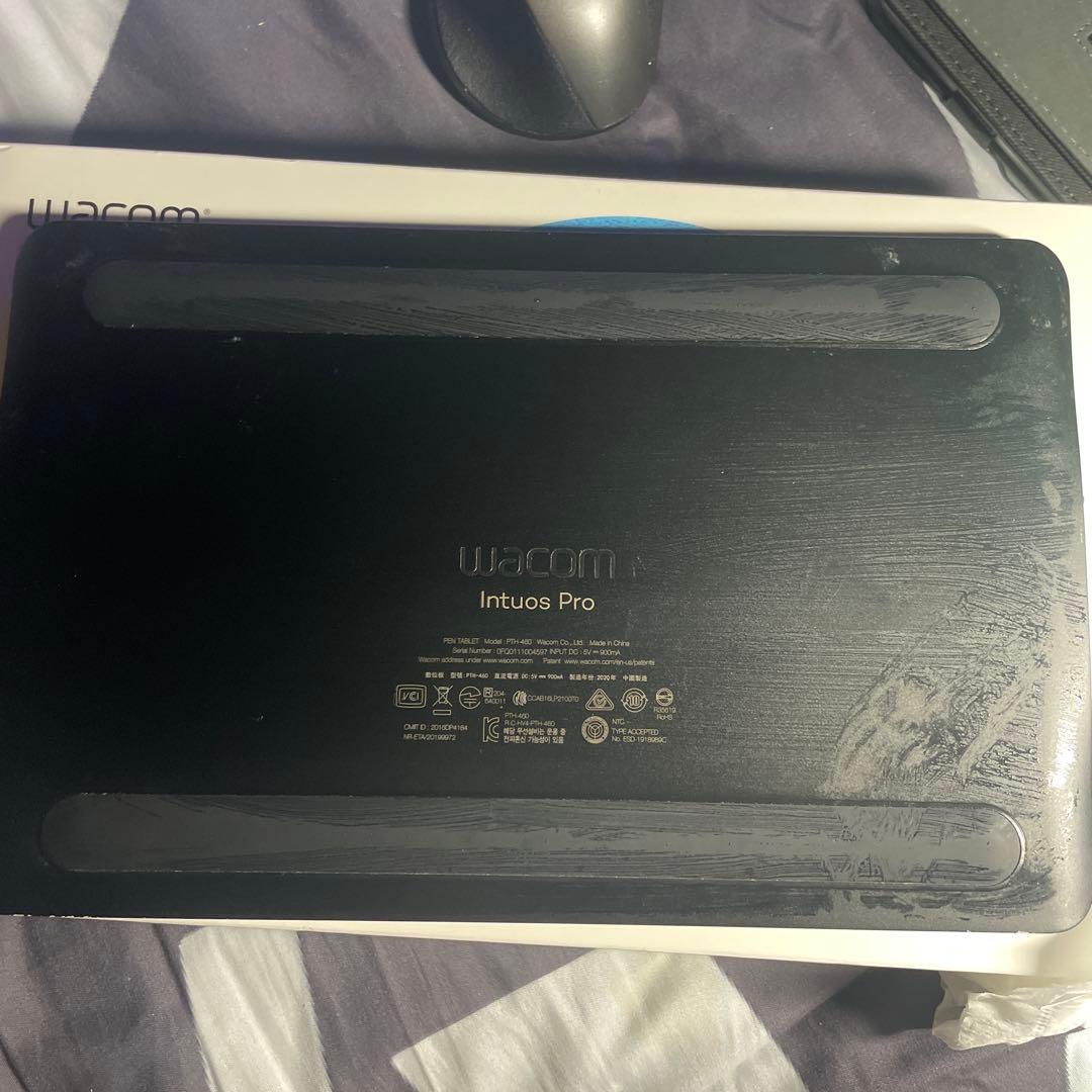 PTH-460 Wacom Intuos Pro Small ペンタブレット