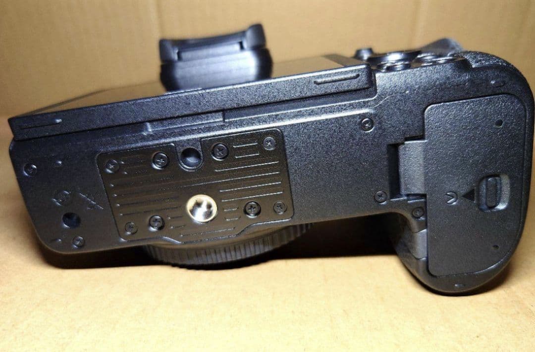 ニコンNikon Z5 ボディ　ショット数70枚