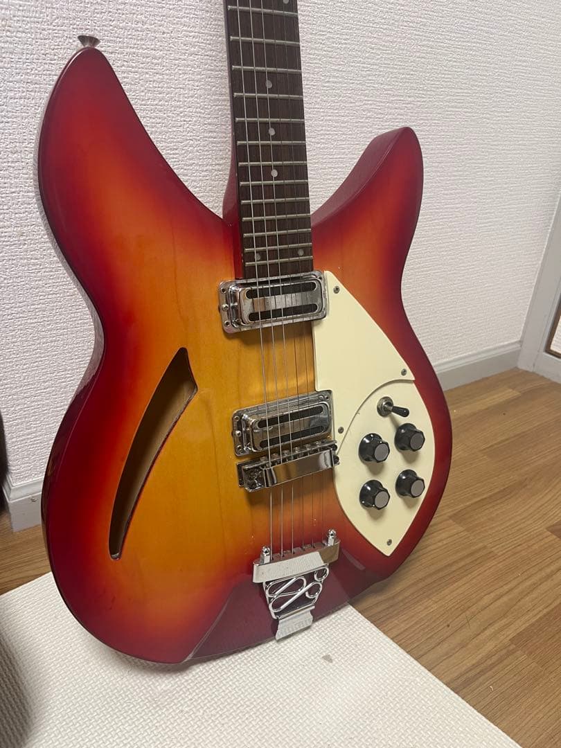 リッケンバッカーモデル エレキギター　Cadenza