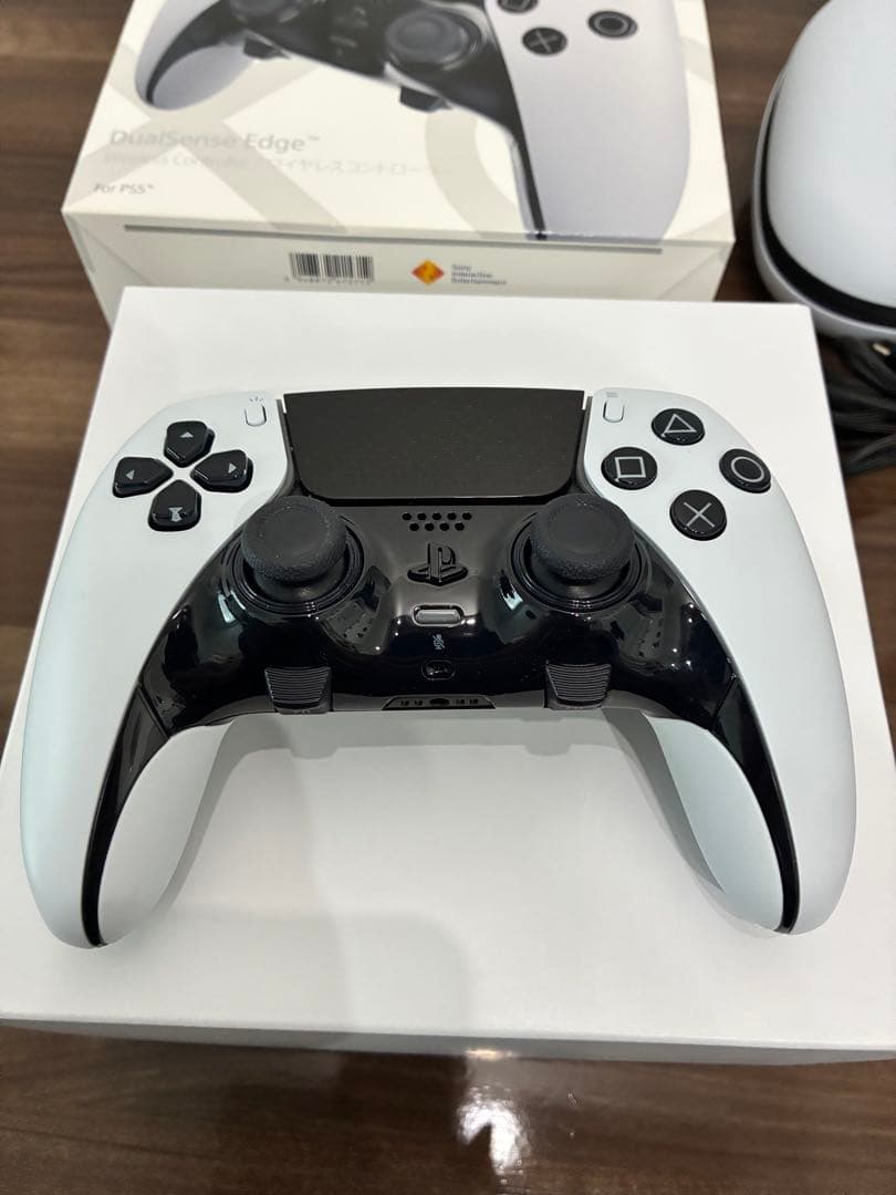 美品　DualSense Edge ワイヤレスコントローラー