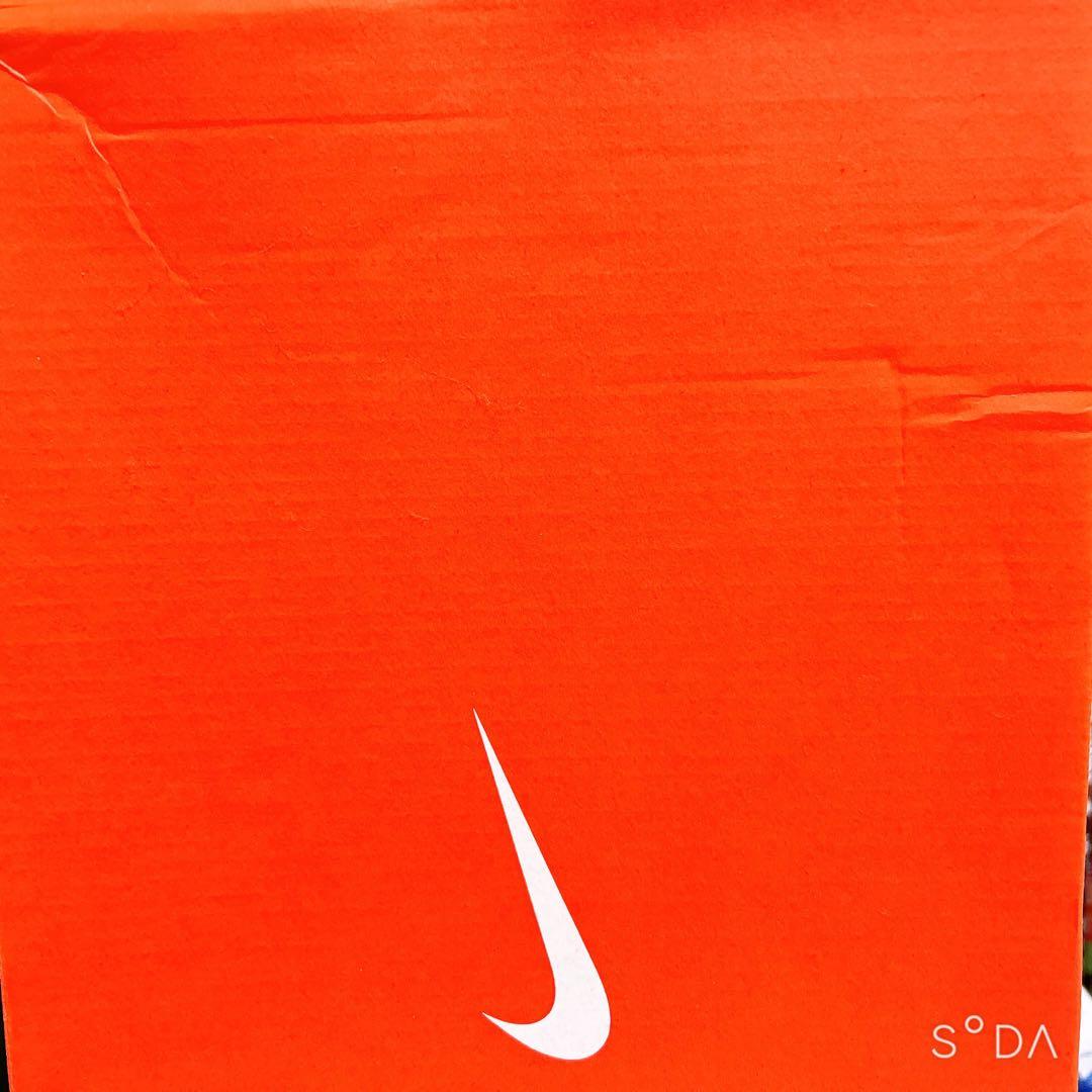 NIKE スニーカー