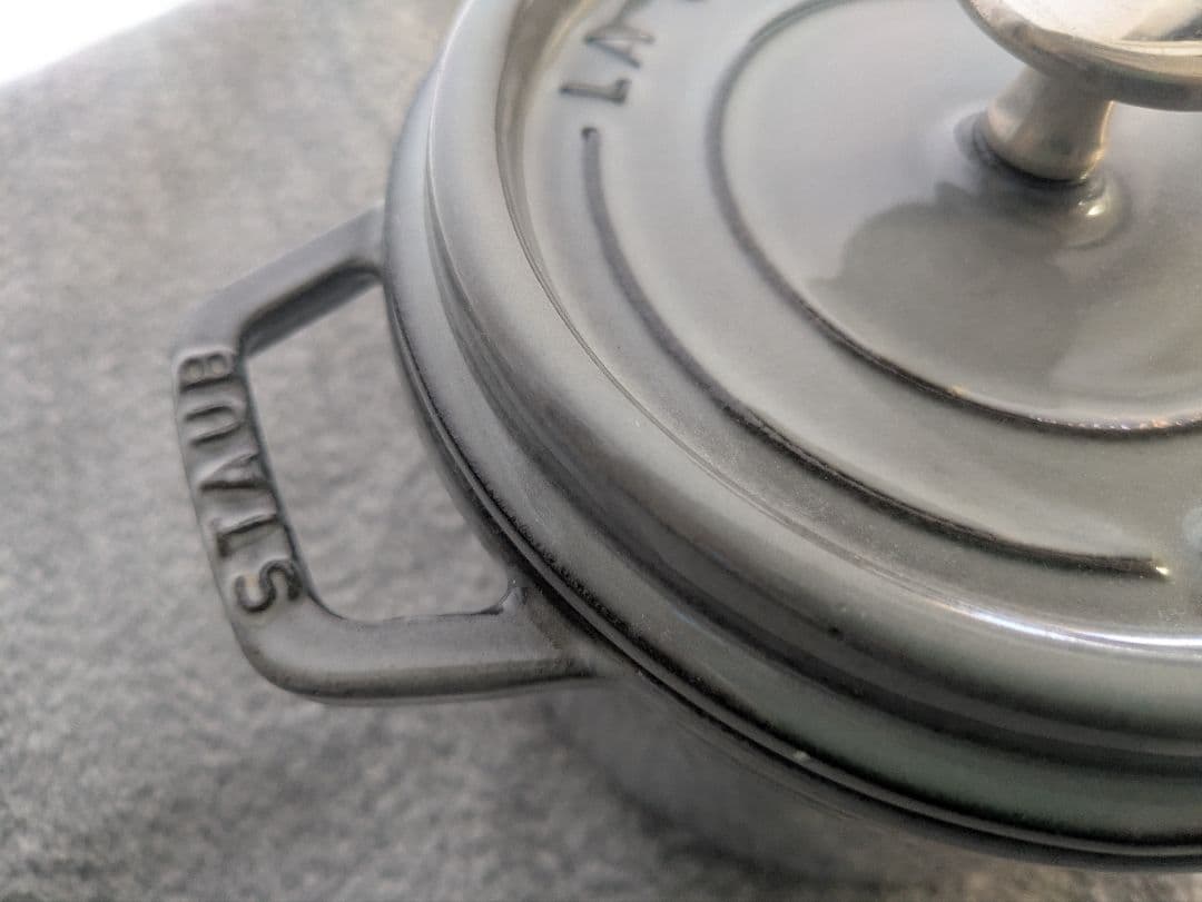 staub ピコココットラウンド　旧16センチ グレー