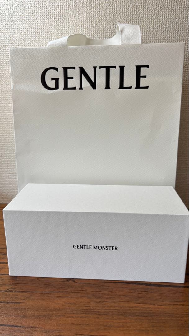 小物 GENTLE MONSTER Zin01