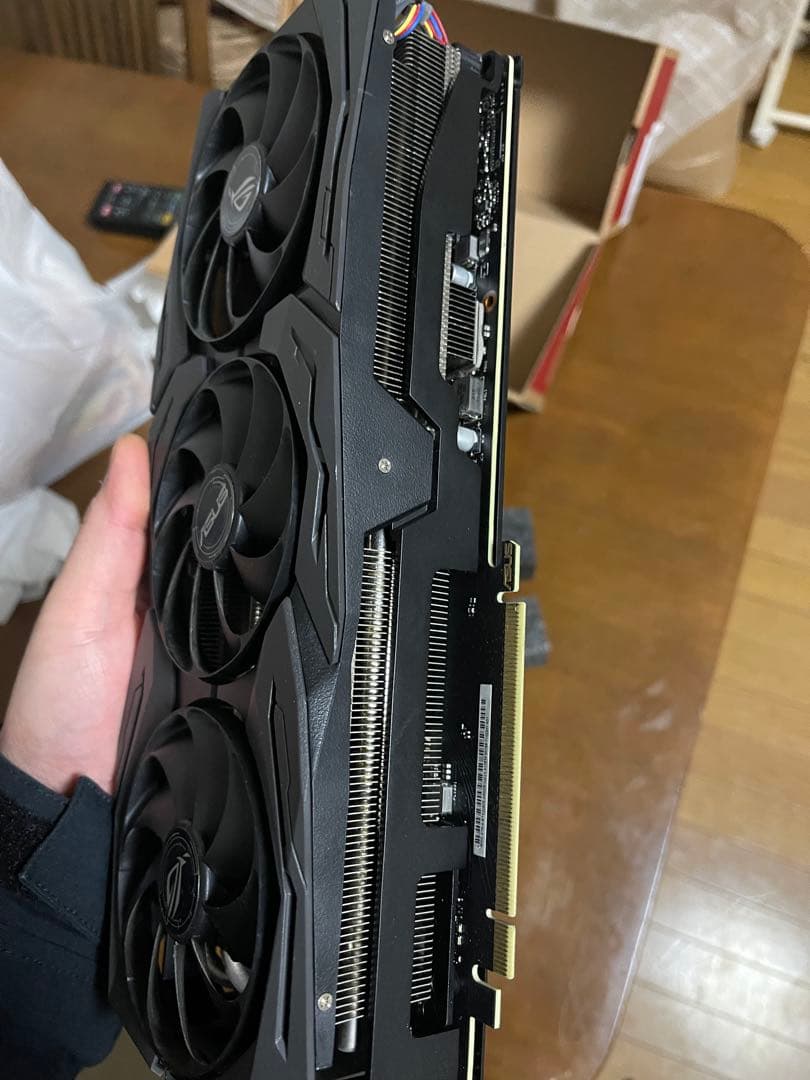 グラフィックボード　ASUS ROG Strix 2080super