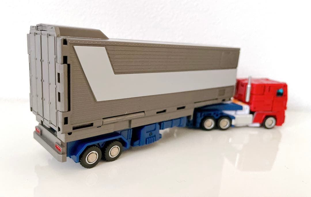 【非正規】 トランスフォーマー G1 コンボイ (オプティマスプライム)っぽい人