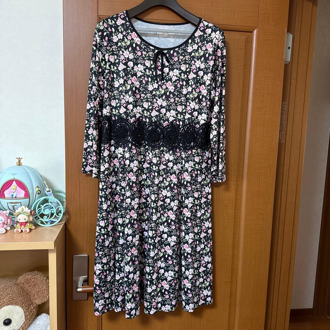 1回着用☆スーパービューティー☆花柄ビジューワンピース