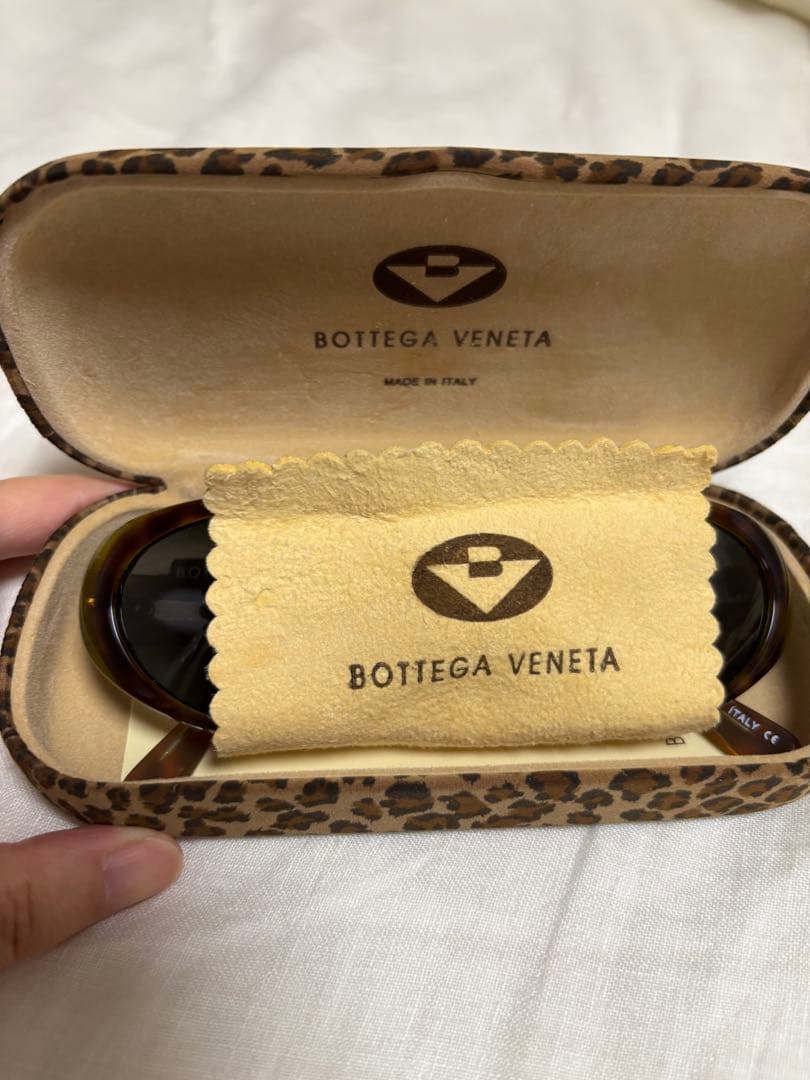 美品✴︎BOTTEGA VENETA サングラス　べっ甲柄　レオパード柄ケース