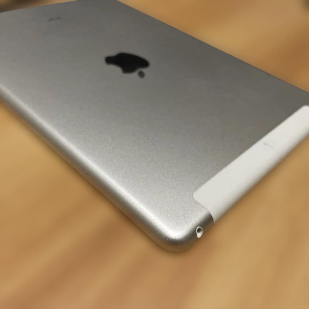 Apple iPad 第5世代32GB シルバー セルラーモデル