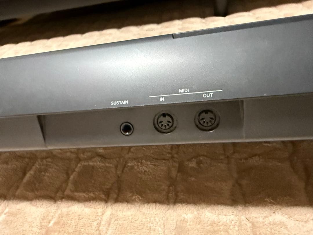 YAMAHA 電子キーボード NP-31 76鍵盤 譜面立て・AC付