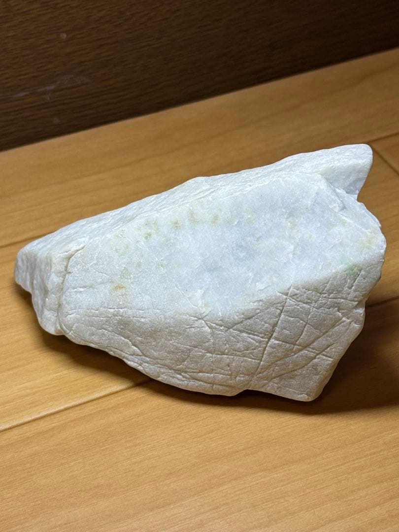糸魚川翡翠　原石　407g