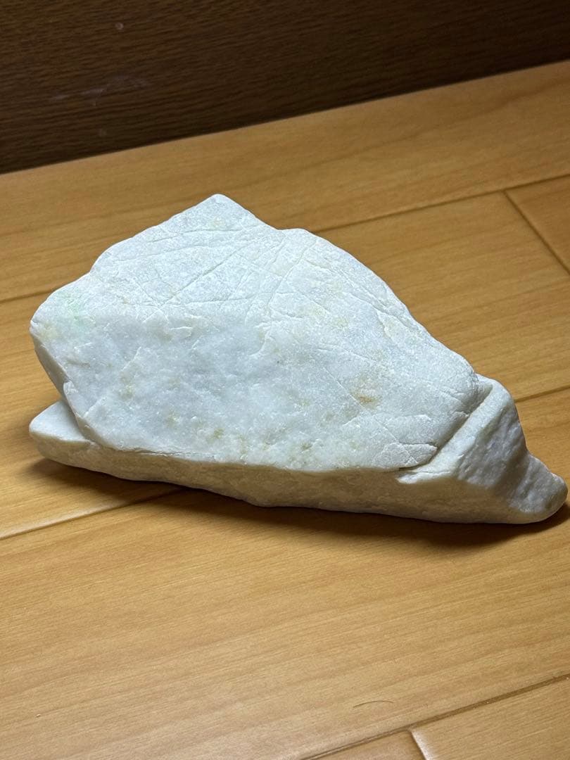 糸魚川翡翠　原石　407g