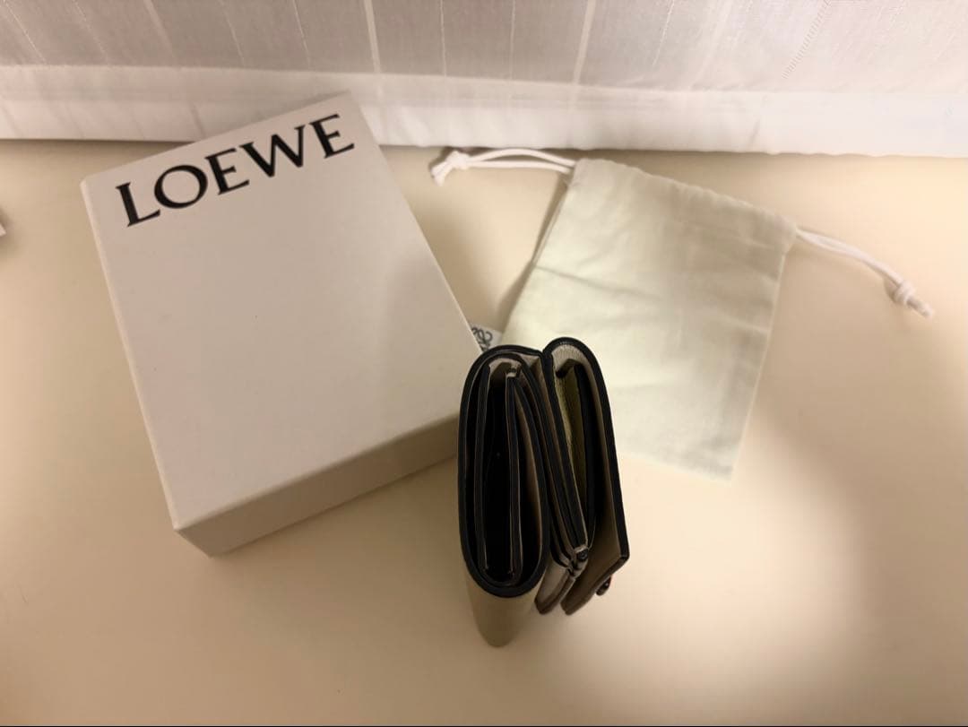 【値下げ中】LOEWE 三つ折り財布