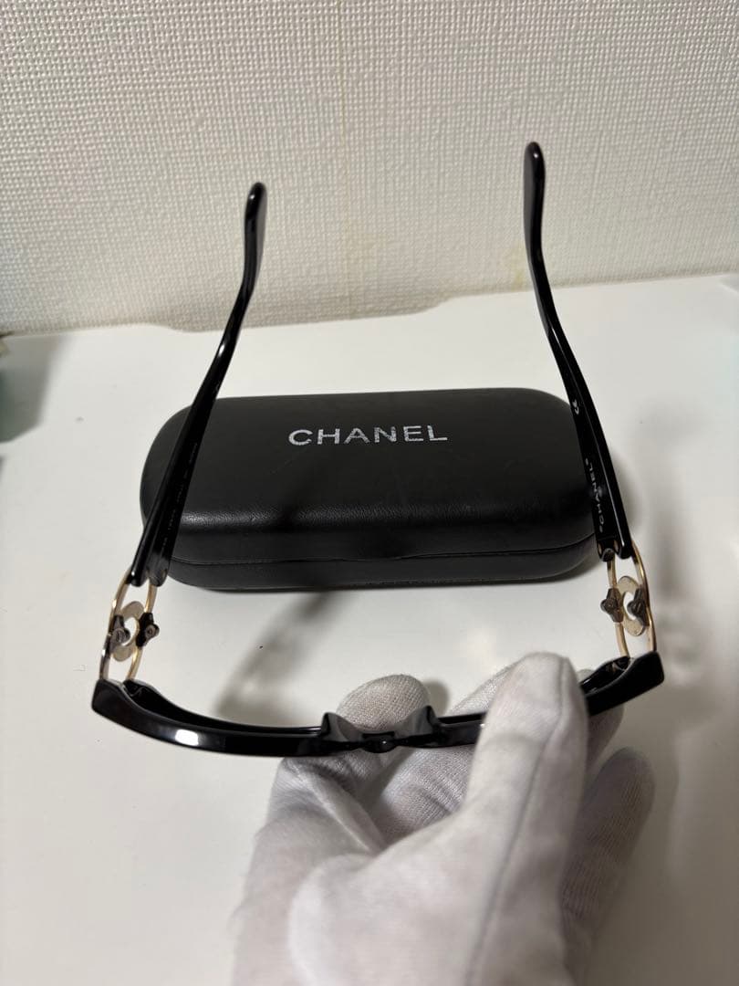 ［訳アリ］CHANEL ブラック サングラス ゴールドディテール
