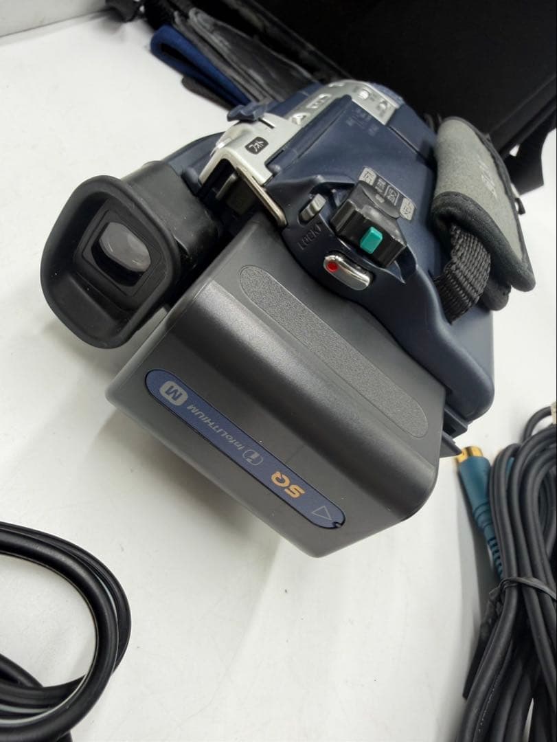 ソニーデジタルビデオカメラ　SONY DCR-TRV30