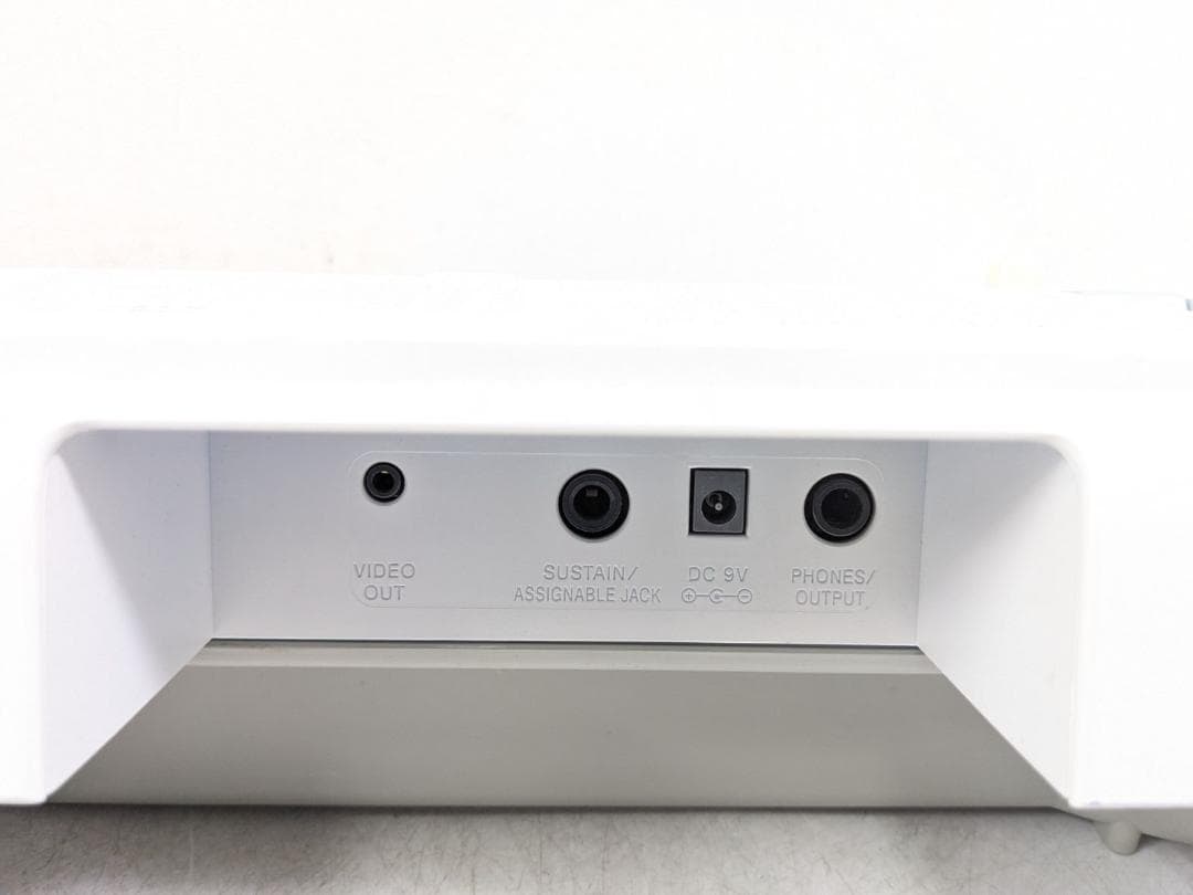 カシオ LK-203 電子ピアノ 電子キーボード 光ナビゲーション 61鍵
