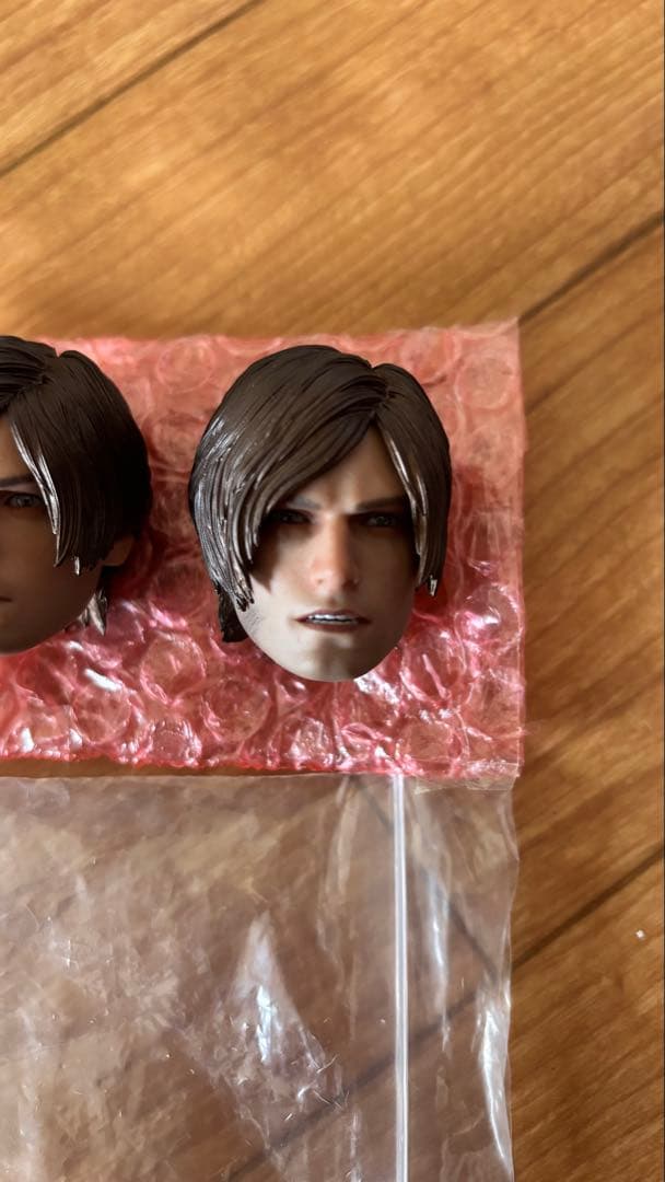 バイオハザード　レオン　RE4 ホットトイズ　DAM TOYS バイオハザード４
