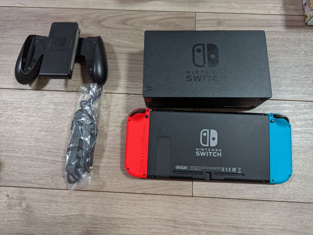 Nintendo Switch 本体 ネオンレッド・ネオンブルー