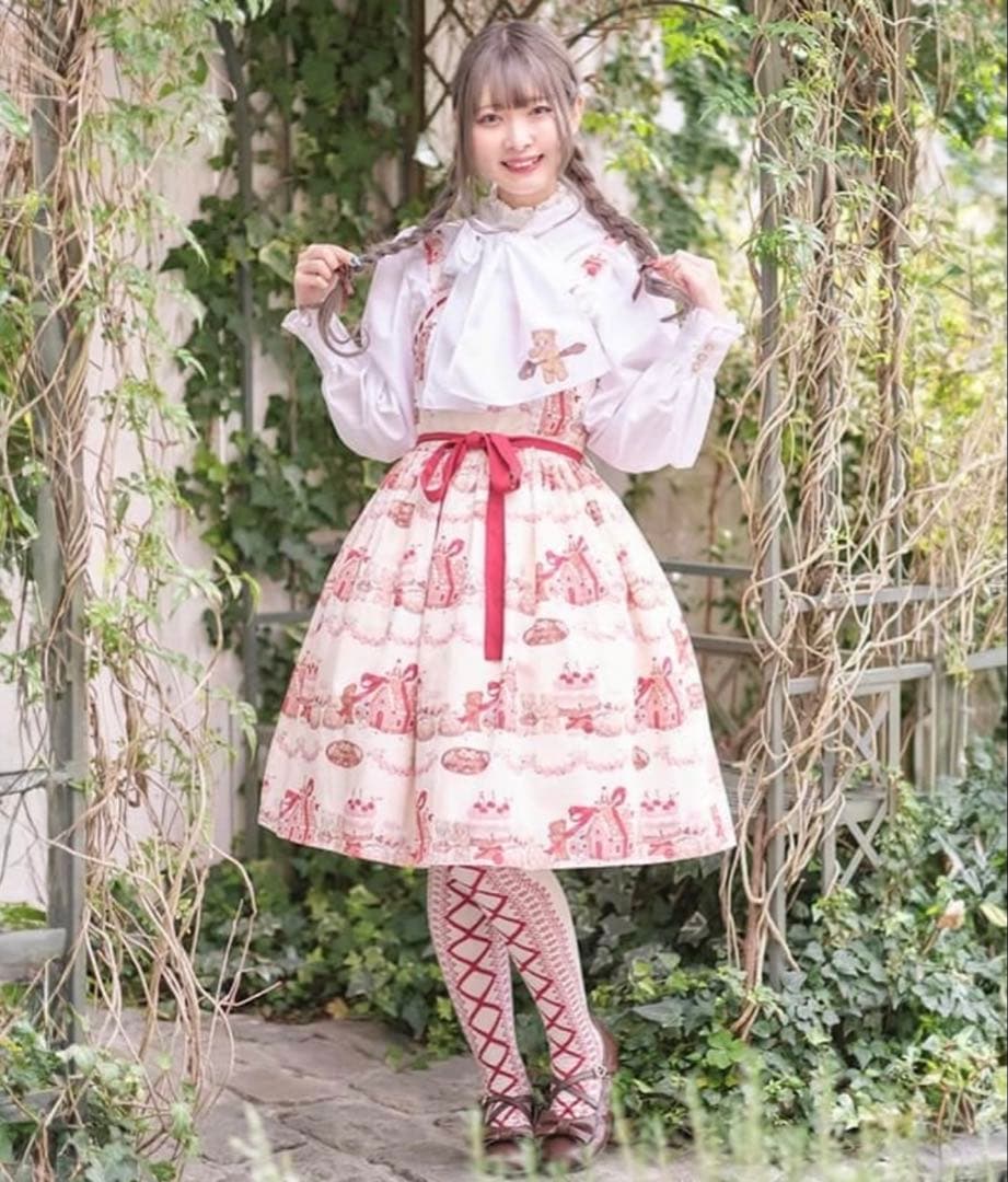 axes famme kawaii コラボ商品 お菓子の家柄ジャンスカ レッド
