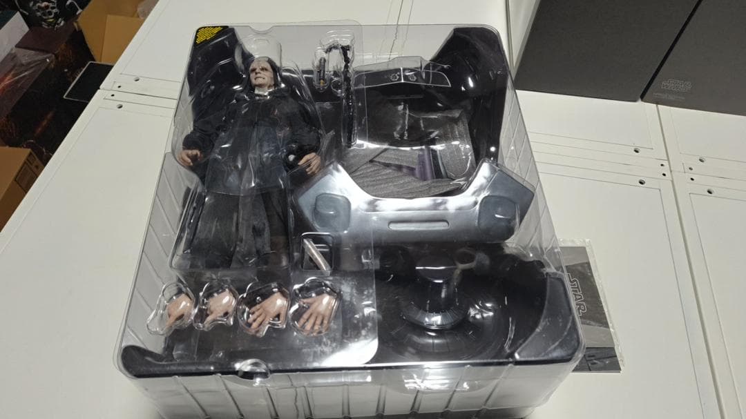 ホットトイズ スター・ウォーズ　パルパティーン皇帝　ボーナスアクセサリー付き