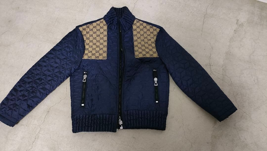 Gucci GGロゴキルティングジャケット