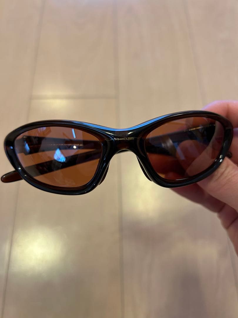 Oakley ブラウンキャットアイサングラス